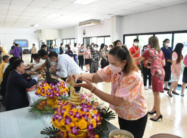 ร่วมงานทำบุญสรงน้ำพระรดน้ำดำหัวขอพรผู้ใหญ่ ... พารามิเตอร์รูปภาพ 8