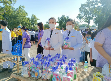 เข้าร่วมพิธีเจริญพระพุทธมนต์ตักบาตรถวายเป็นพระราชกุศลแด่สมเด็จพระนางเจ้าสุทิดา พัชรสุธาพิมลลักษณ พระบรมราชินี เนื่องในโอกาสวันเฉลิมพระชนมพรรษา 3 มิถุนายน 2566 ... พารามิเตอร์รูปภาพ 4