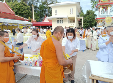 เข้าร่วมพิธีทำบุญตักบาตรถวายพระกุศล งานฉลองพระชนมายุ 8 รอบ พารามิเตอร์รูปภาพ 7