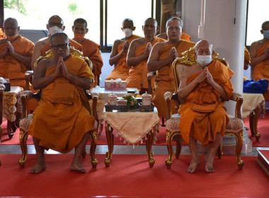 เข้าร่วมพิธีเจริญพระพุทธมนต์เฉลิมพระเกียรติพระบาทสมเด็จพระเจ้าอยู่หัว สมเด็จพระนางเจ้าสิริกิติ์พระบรมราชินีนาถ ... พารามิเตอร์รูปภาพ 2