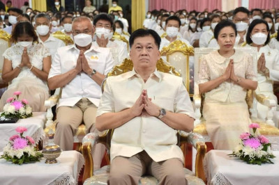 เข้าร่วมพิธีเจริญพระพุทธมนต์เฉลิมพระเกียรติพระบาทสมเด็จพระเจ้าอยู่หัว สมเด็จพระนางเจ้าสิริกิติ์ พระบรมราชชนนีพันปีหลวง สมเด็จพระนางเจ้าฯ ณ วัดพราหมณี อำเภอเมืองนครนายก จังหวัดนครนายก ... พารามิเตอร์รูปภาพ 1