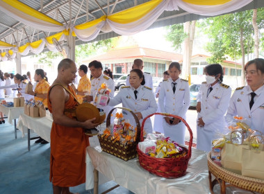 เข้าร่วมพิธีเจริญพระพุทธมนต์และทำบุญตักบาตรเพื่อถวายเป็นพระกุศลแด่ สมเด็จพระเจ้าน้องนางเธอ เจ้าฟ้าจุฬาภรณวลัยลักษณ์ อัครราชกุมารี ... พารามิเตอร์รูปภาพ 19