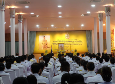 าร่วมพิธีเจริญพระพุทธมนต์ พิธีทำบุญตักบาตรถวายพระราชกุศล ... พารามิเตอร์รูปภาพ 11