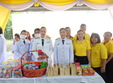 าร่วมพิธีเจริญพระพุทธมนต์ พิธีทำบุญตักบาตรถวายพระราชกุศล ... พารามิเตอร์รูปภาพ 16