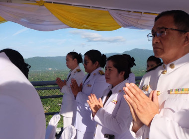 เข้าร่วมพิธีสวดพระพุทธมนต์และพิธีทำบุญตักบาตรถวายพระราชกุศล ... พารามิเตอร์รูปภาพ 4