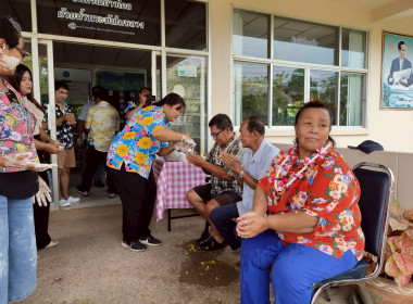 ร่วมไหว้สิ่งศักดิ์สิทธิ์ประจำศูนย์ฯ4 ทำบุญ สรงน้ำพระ ... พารามิเตอร์รูปภาพ 34