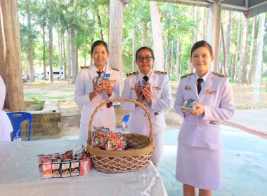 เข้าร่วมพิธีเจริญพระพุทธมนต์ และพิธีตักบาตรพระสงฆ์ ... พารามิเตอร์รูปภาพ 15