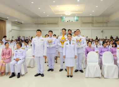เข้าร่วมพิธีถวายเครื่องราชสักการะวางพานพุ่มและพิธีจุดเทียนถวายพระพรชัยมงคล สมเด็จพระนางเจ้าฯ พระบรมราชินี ... พารามิเตอร์รูปภาพ 10