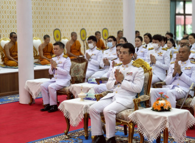 เข้าร่วมพิธีเจริญพระพุทธมนต์และทำบุญตักบาตรเพื่อถวายเป็น ... พารามิเตอร์รูปภาพ 8