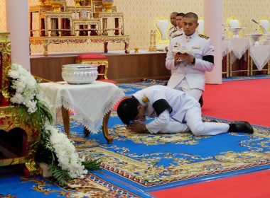 เข้าร่วมถวายสักการะ สรงน้ำพระบรมศพเบื้องหน้าพระฉายาลักษณ์ ... พารามิเตอร์รูปภาพ 24