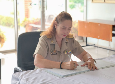 ร่วมลงนามถวายความอาลัยและน้อมรำลึกในพระมหากรุณาธิคุณแด่สมเด็จ พระนางเจ้าสิริกิติ์ ... พารามิเตอร์รูปภาพ 9