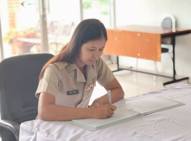 ร่วมลงนามถวายความอาลัยและน้อมรำลึกในพระมหากรุณาธิคุณแด่สมเด็จ พระนางเจ้าสิริกิติ์ ... พารามิเตอร์รูปภาพ 17