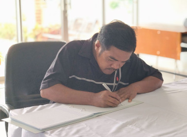 ร่วมลงนามถวายความอาลัยและน้อมรำลึกในพระมหากรุณาธิคุณแด่สมเด็จ พระนางเจ้าสิริกิติ์ ... พารามิเตอร์รูปภาพ 27