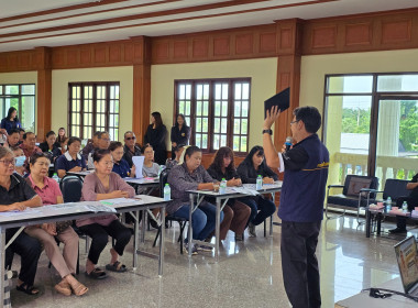 เป็นพิธีกรในโครงการให้การศึกษาอบรมคณะกรรมการดำเนินการสหกรณ์ ... พารามิเตอร์รูปภาพ 33