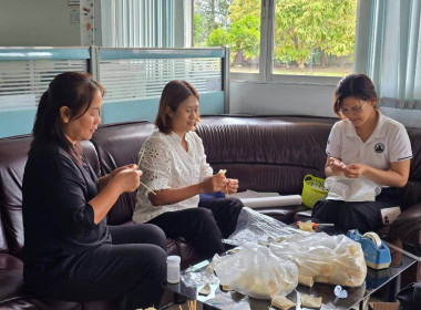 ร่วมกิจกรรมประดิษฐ์ดอกไม้จันทน์พระราชทานจังหวัดนครนายก พารามิเตอร์รูปภาพ 5