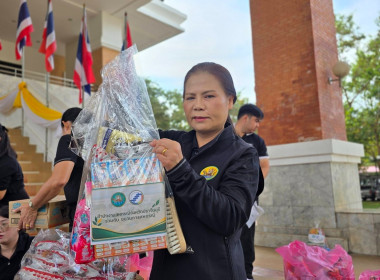ร่วมมอบและส่งต่อสิ่งของช่วยเหลือ พร้อมถุงยังชีพ จำนวน 120 ... พารามิเตอร์รูปภาพ 2