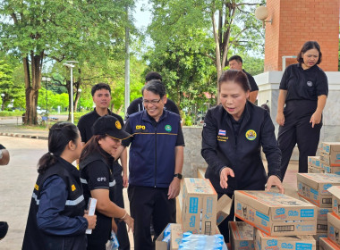 ร่วมมอบและส่งต่อสิ่งของช่วยเหลือ พร้อมถุงยังชีพ จำนวน 120 ... พารามิเตอร์รูปภาพ 4