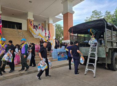 ร่วมมอบและส่งต่อสิ่งของช่วยเหลือ พร้อมถุงยังชีพ จำนวน 120 ... พารามิเตอร์รูปภาพ 12