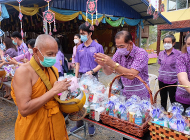 เข้าร่วมพิธีทำบุญตักบาตรเฉลิมพระเกียรติสมเด็จ ... พารามิเตอร์รูปภาพ 9